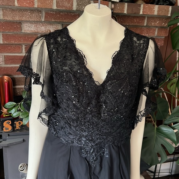 Custom made Black Formal Wedding Dress - Picture 11 of 11